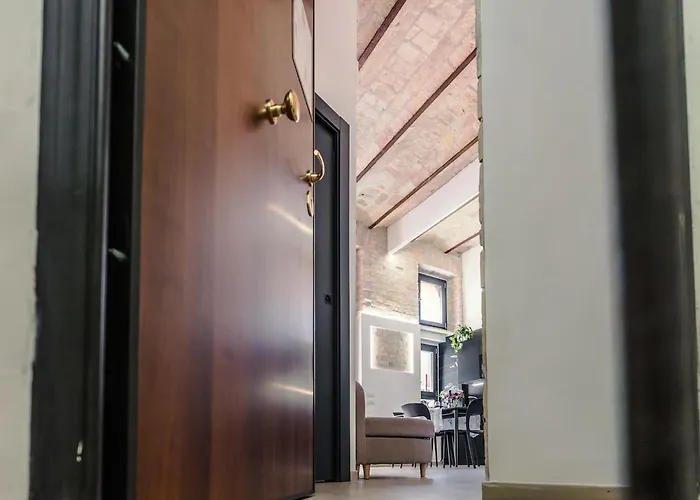 Retreat With Terrace, 25-minute Walk From The Trevi Fountain * Rome