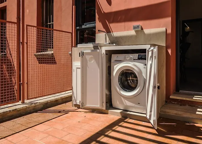 Retreat With Terrace, 25-minute Walk From The Trevi Fountain * Rome