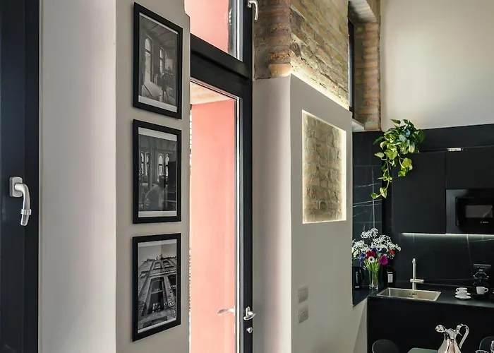 Appartement Retreat With Terrace, 25-minute Walk From The Trevi Fountain Rome