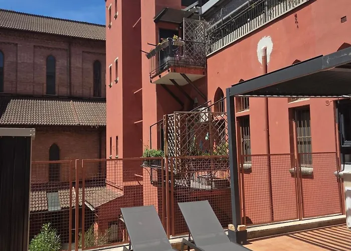 Retreat With Terrace, 25-minute Walk From The Trevi Fountain *