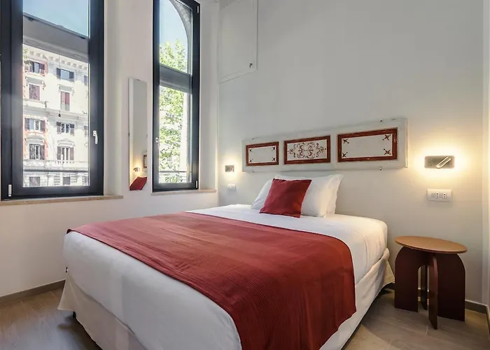 Retreat With Terrace, 25-minute Walk From The Trevi Fountain *