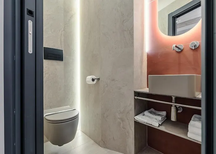 Retreat With Terrace, 25-minute Walk From The Trevi Fountain Appartement *