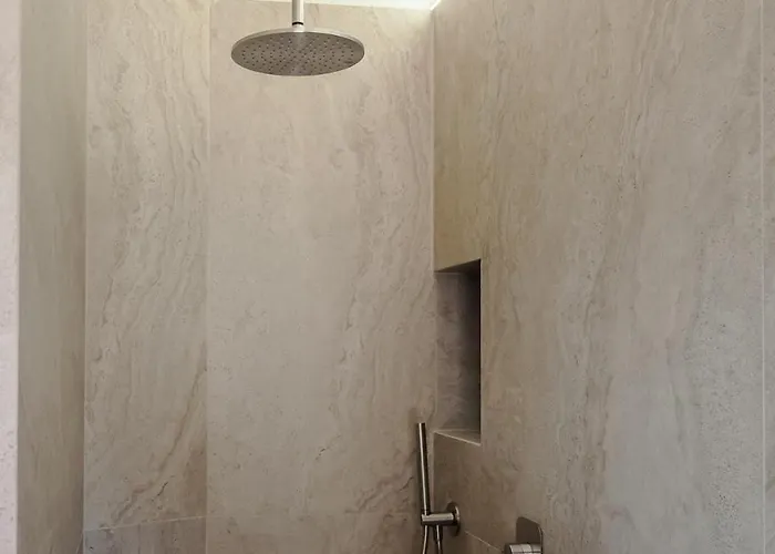 Appartement Retreat With Terrace, 25-minute Walk From The Trevi Fountain Rome